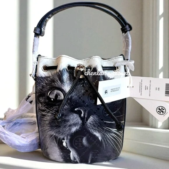 Stylish Black and White Cat Print Bucket Bag For the people who whisper “oh my god” at a cool bug main image 4